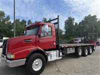 2021 Volvo VHD64B300