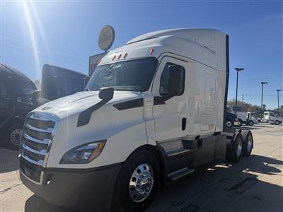 2020 Freightliner Cascadia 126