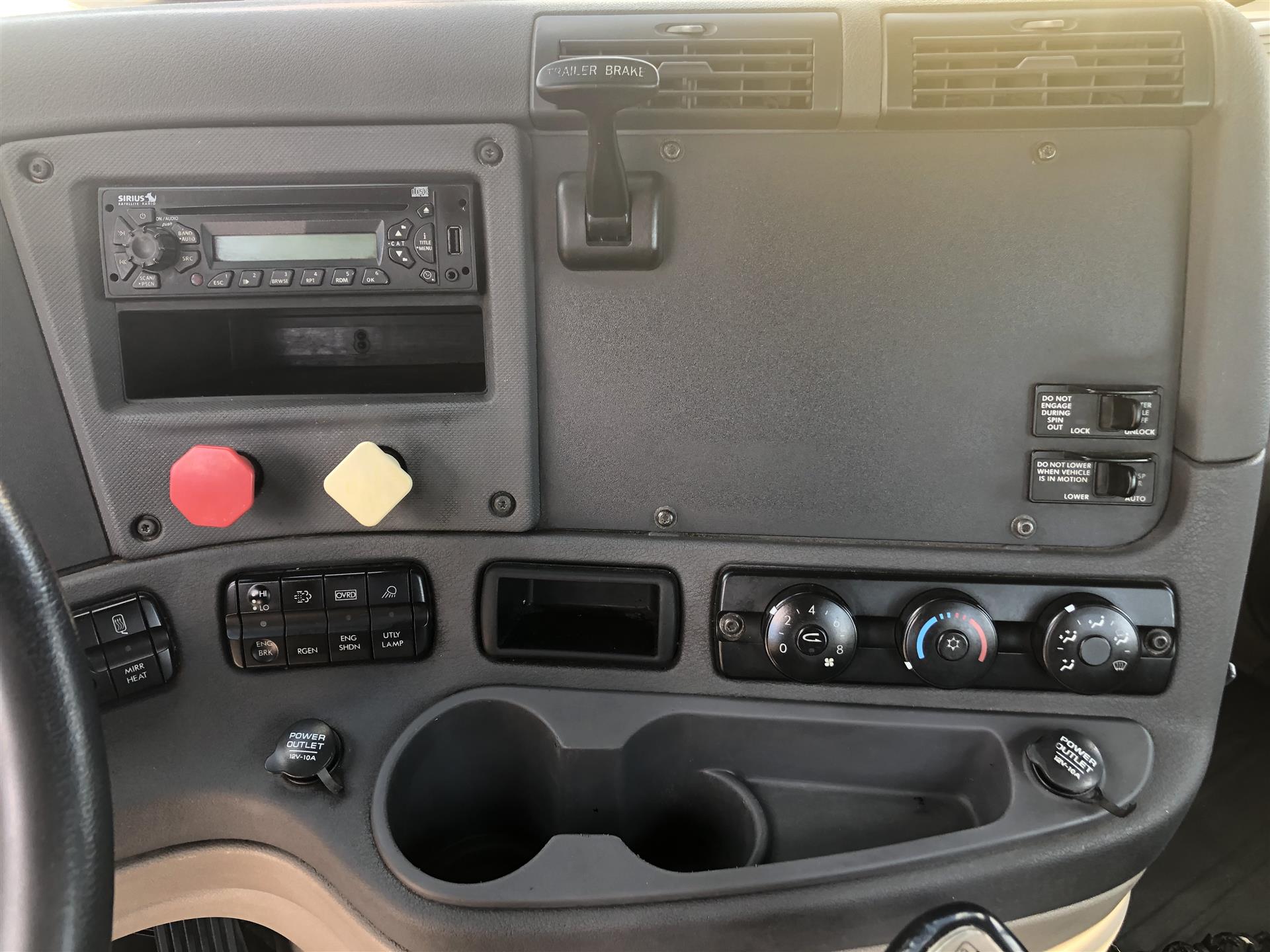 2014 Freightliner Cascadia