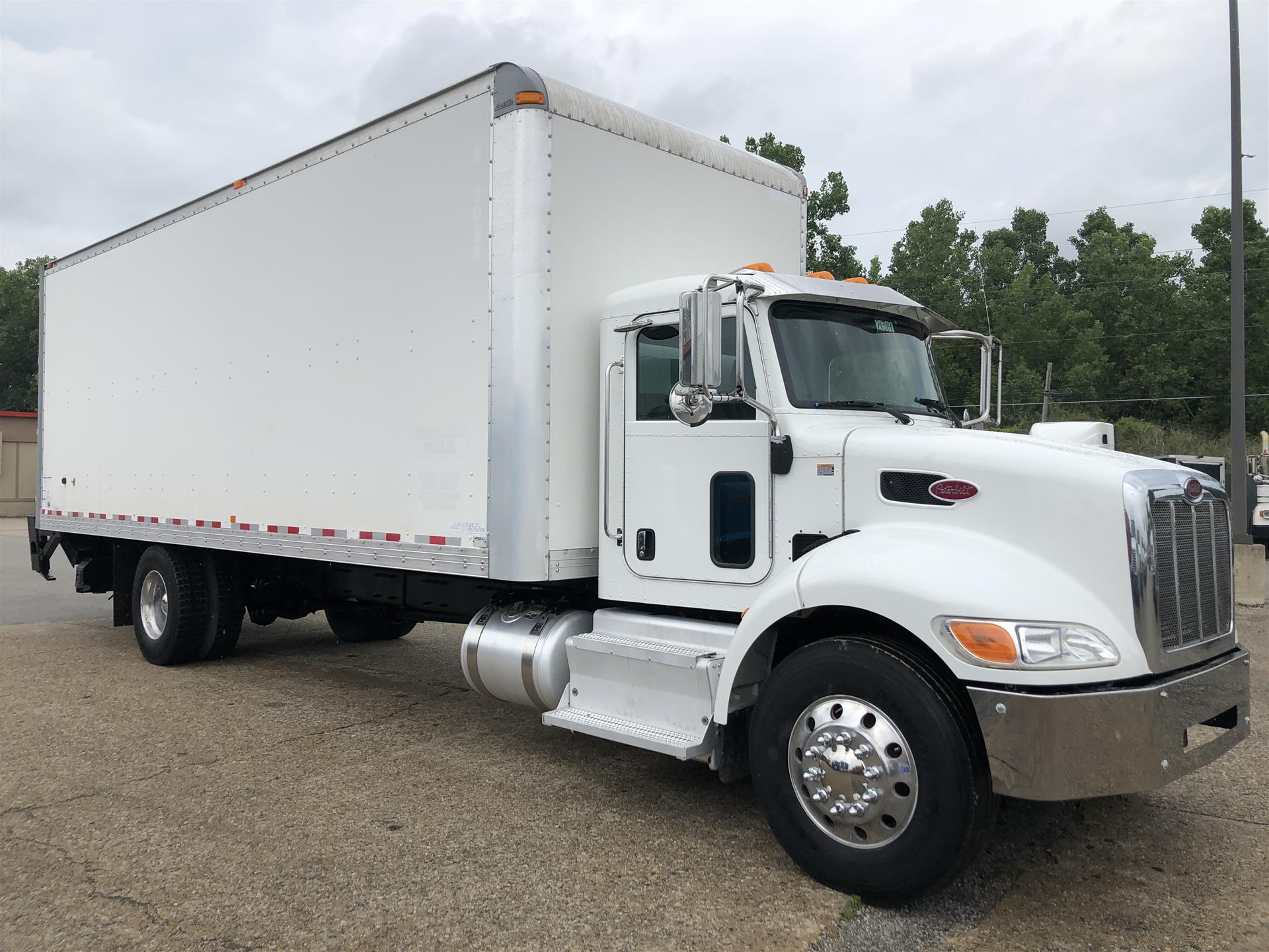 2017 Peterbilt 337