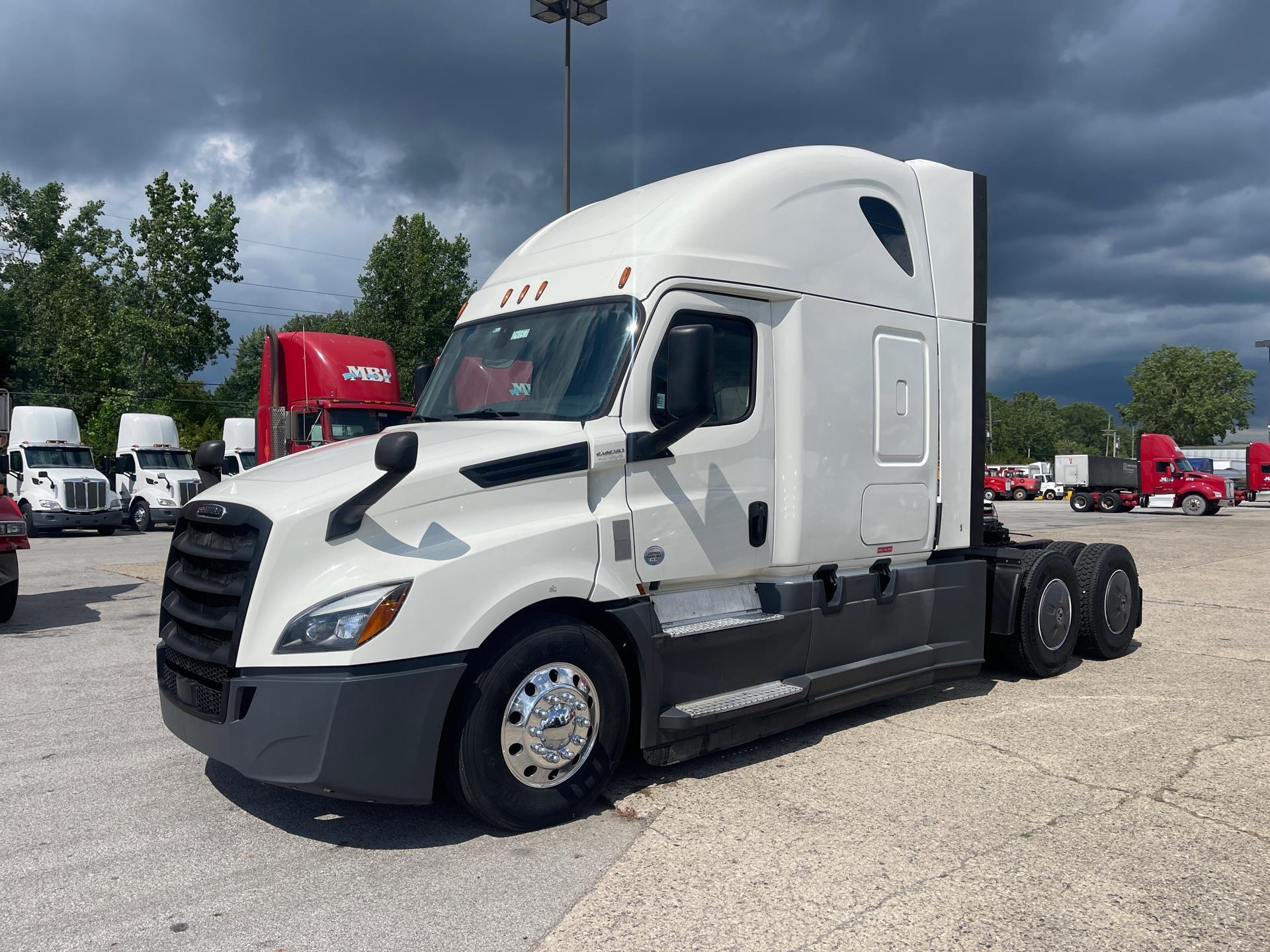 2019 Freightliner Cascadia 126