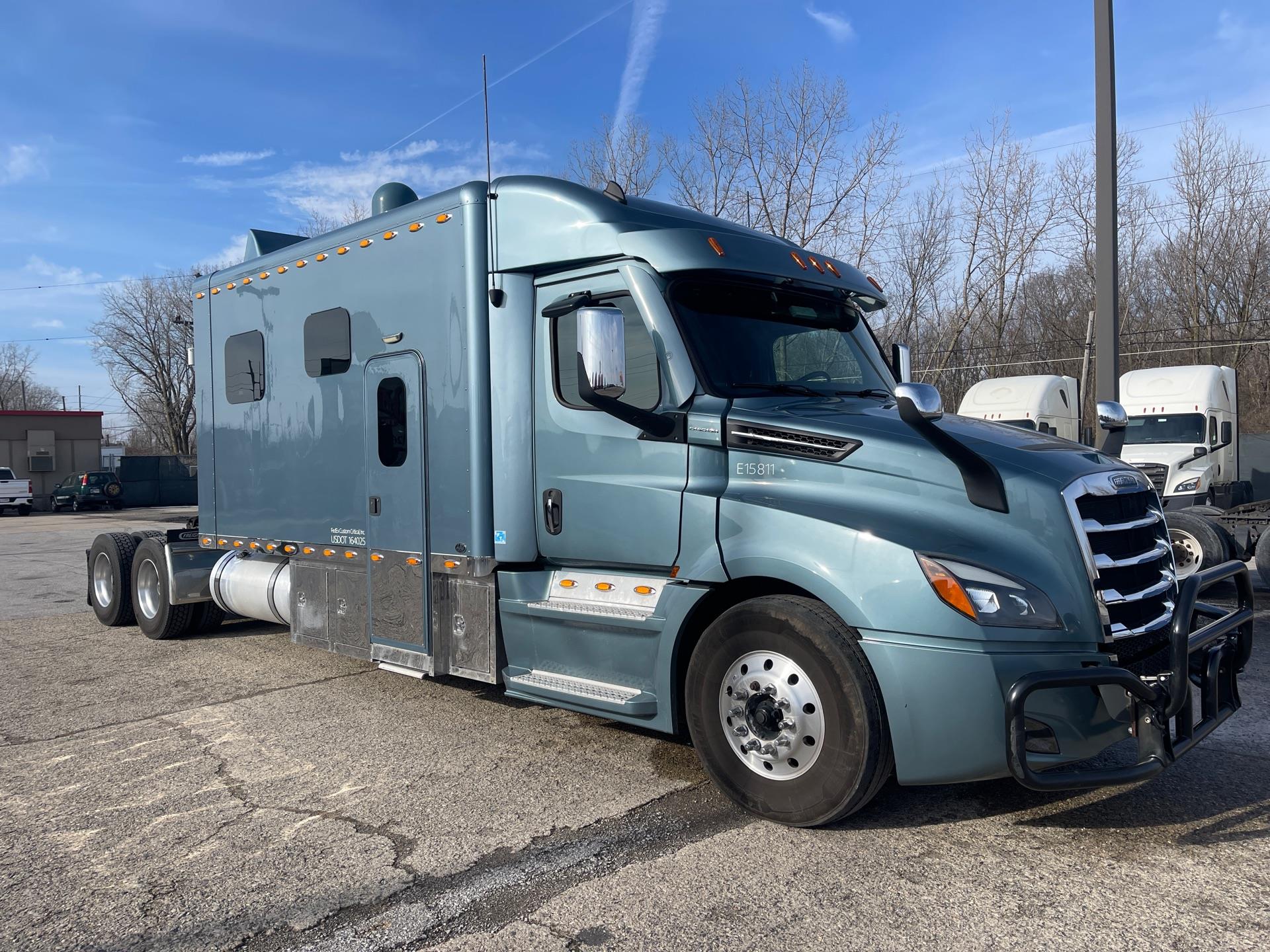 2023 Freightliner Cascadia 126