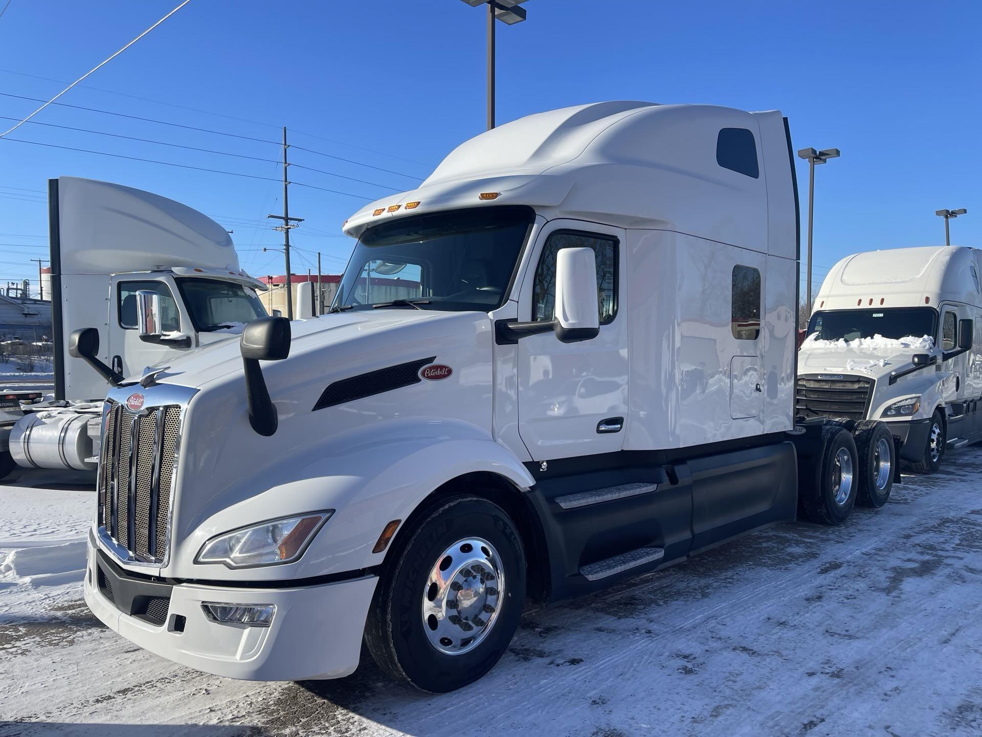 2023 Peterbilt 579