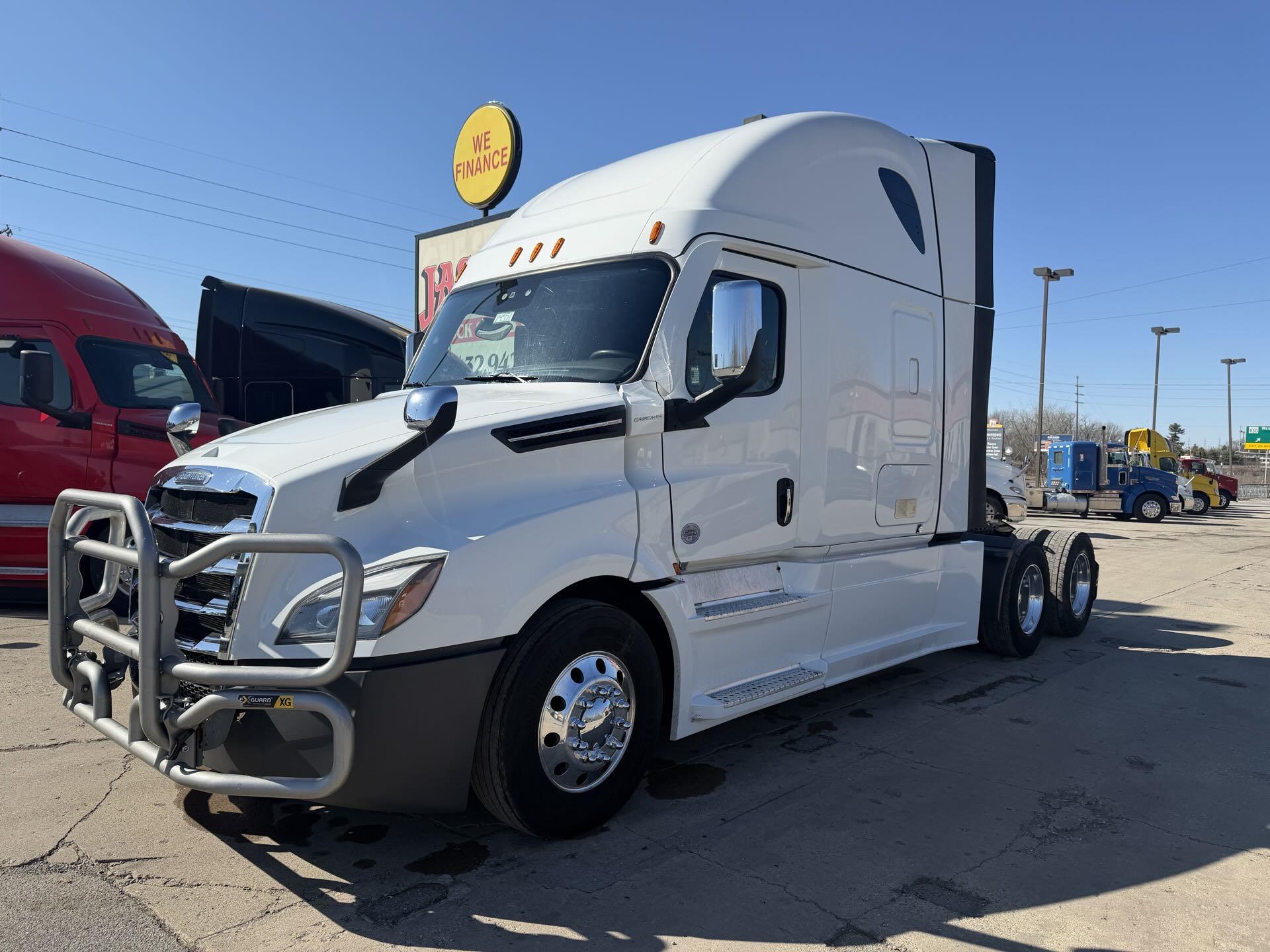 2024 Freightliner Cascadia 126