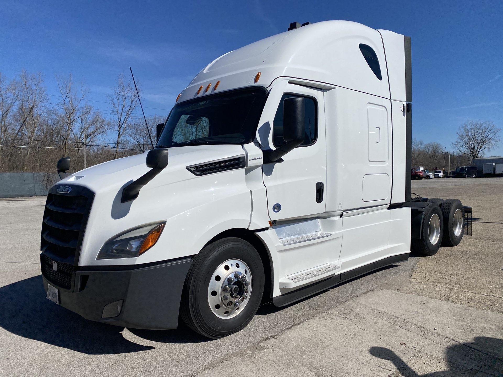 2020 Freightliner Cascadia 126