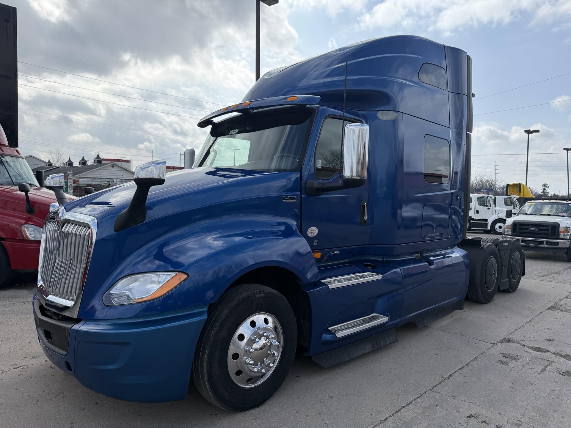 2021 International LT625