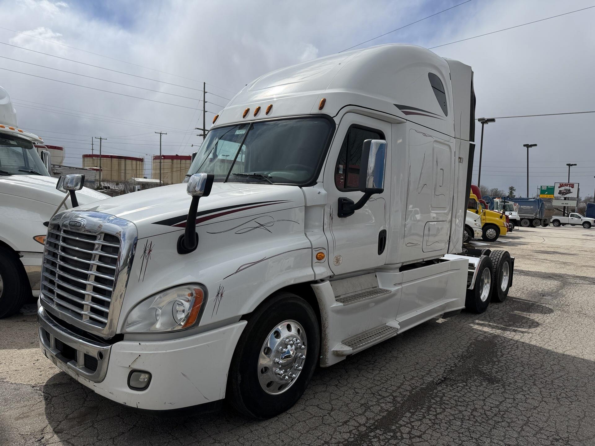 2016 Freightliner Cascadia 125