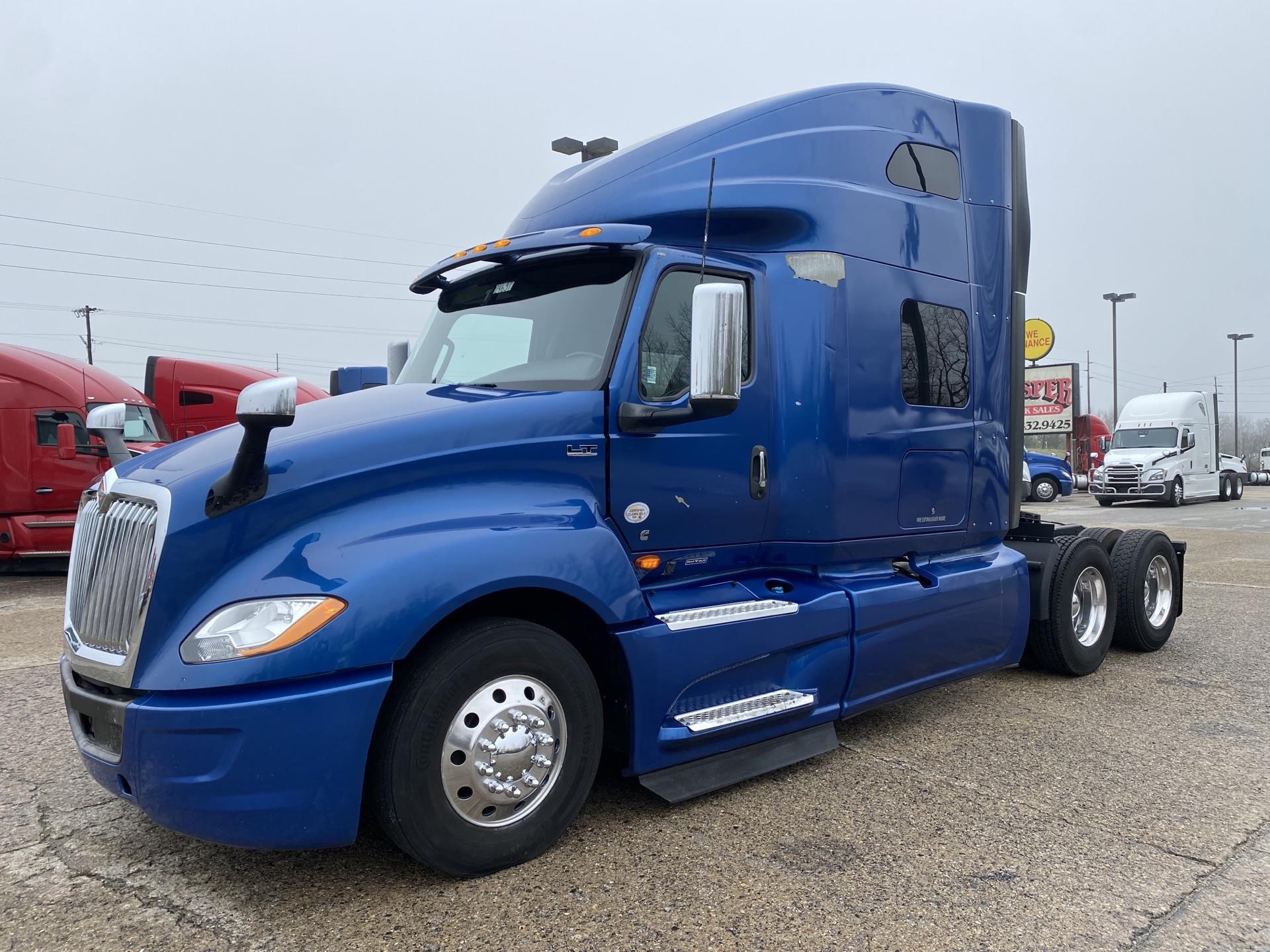 2022 International LT625