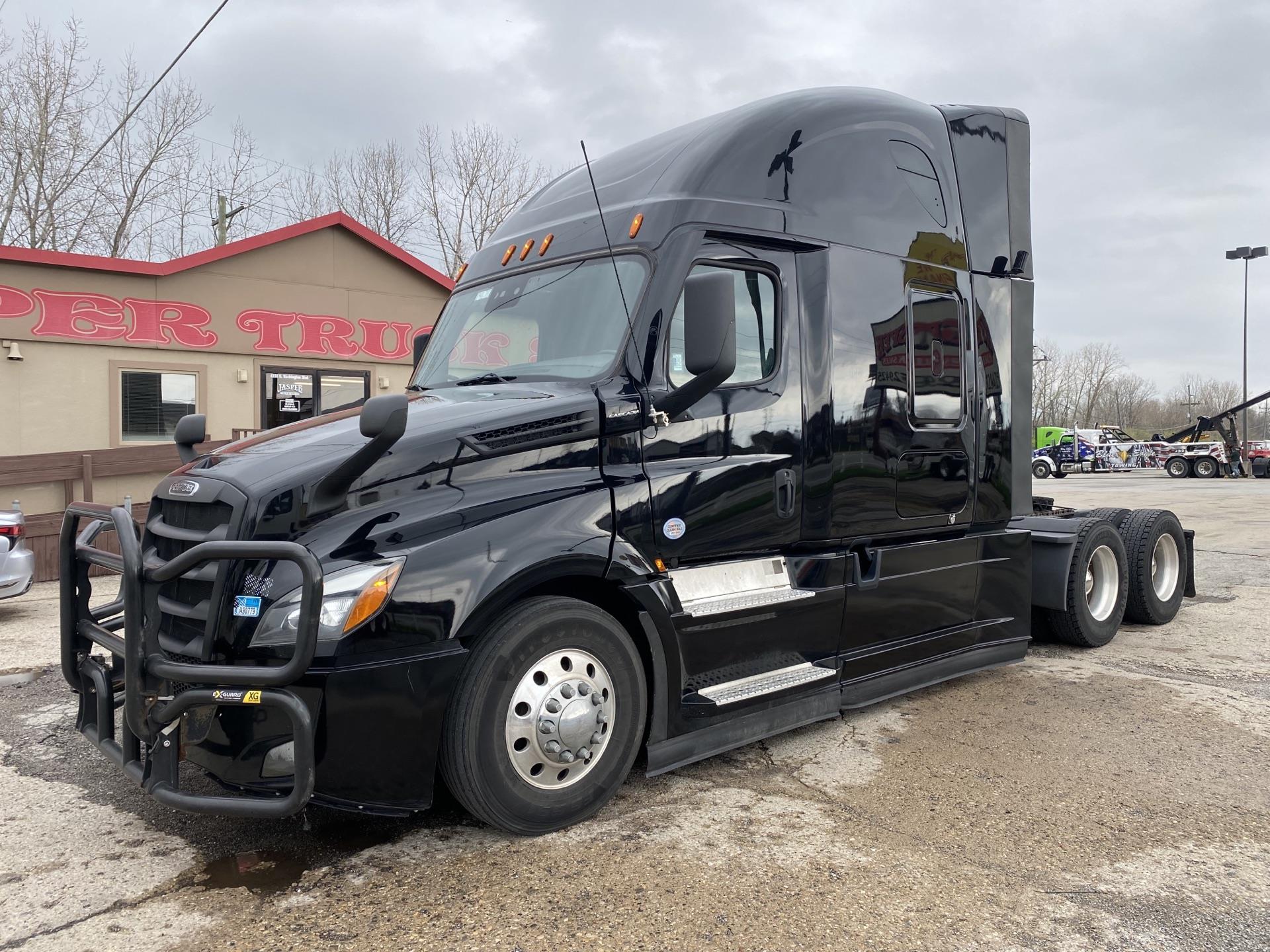 2023 Freightliner Cascadia 126