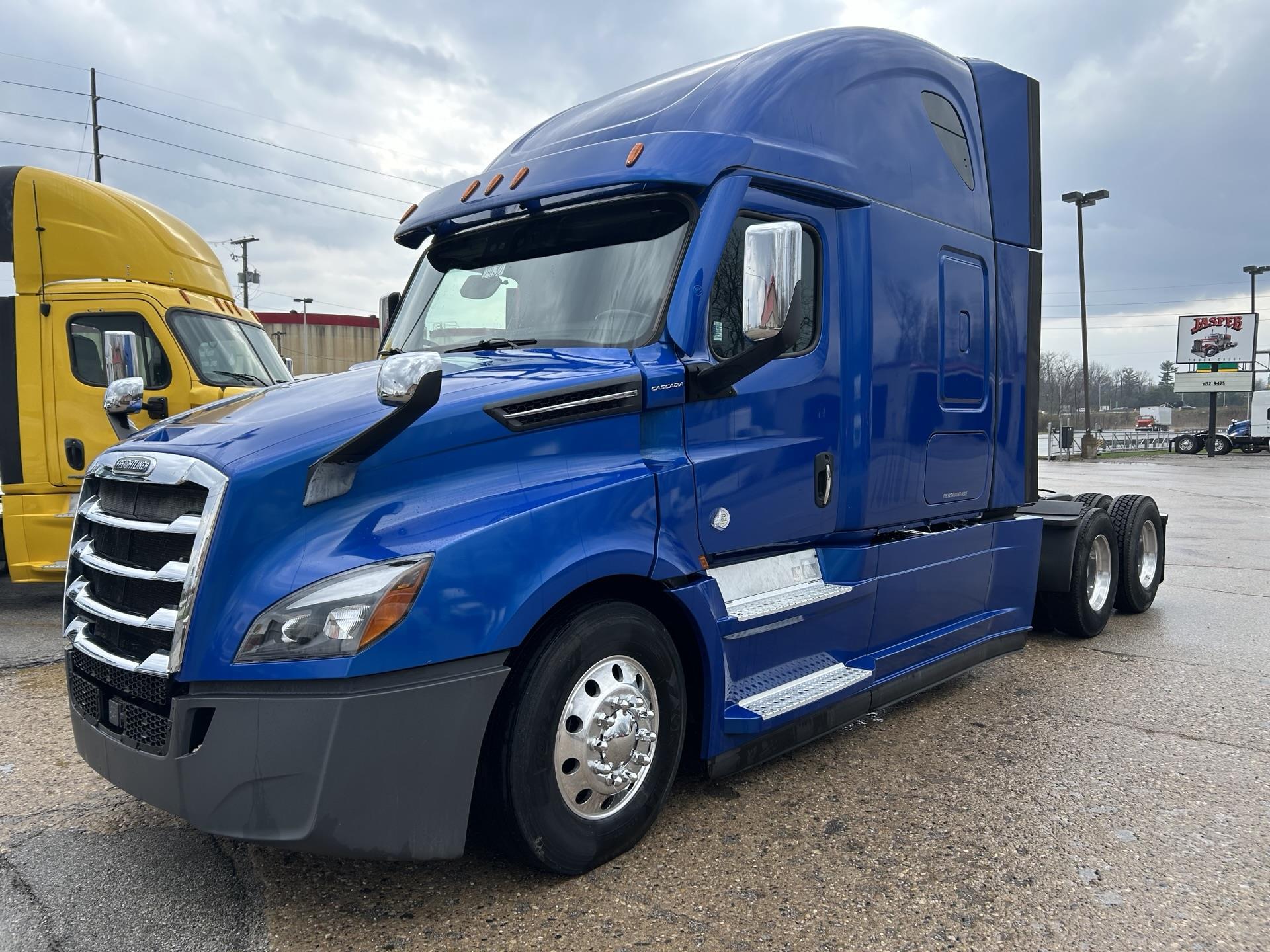 2021 Freightliner Cascadia 126