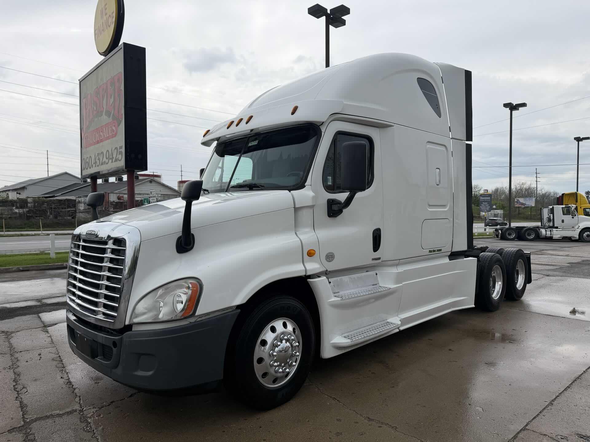 2014 Freightliner Cascadia 125