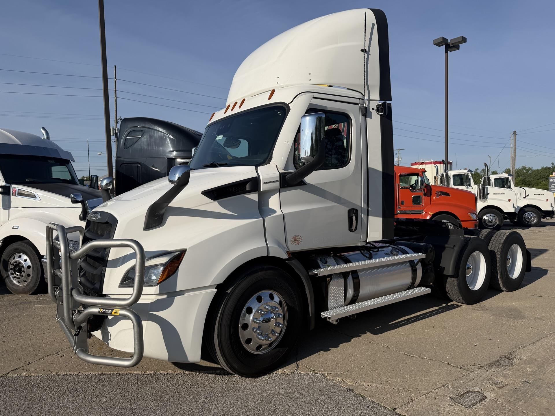 2020 Freightliner Cascadia 116