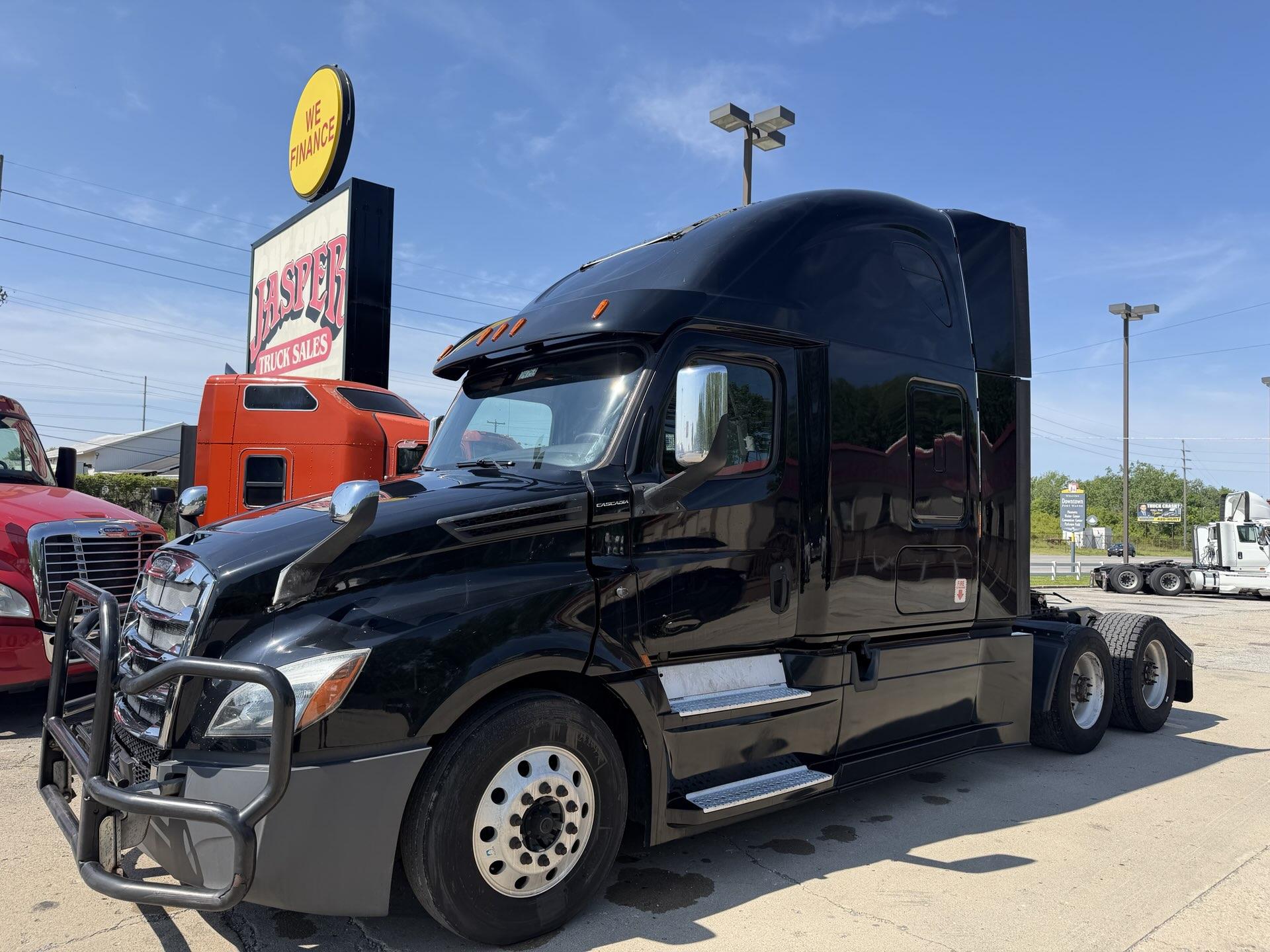 2019 Freightliner Cascadia 126