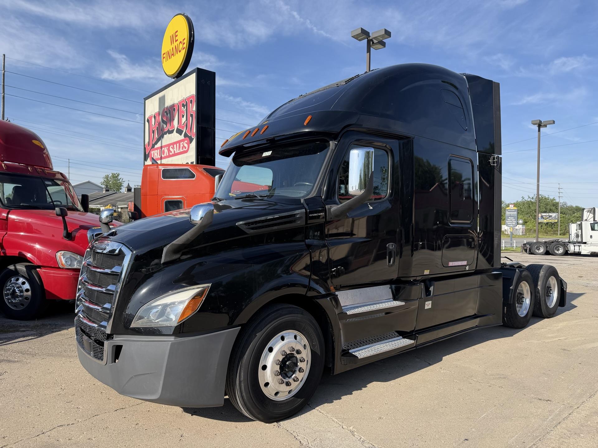 2020 Freightliner Cascadia 126