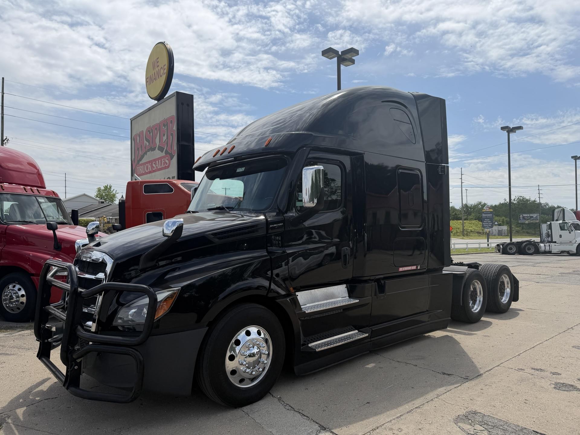 2021 Freightliner Cascadia 126