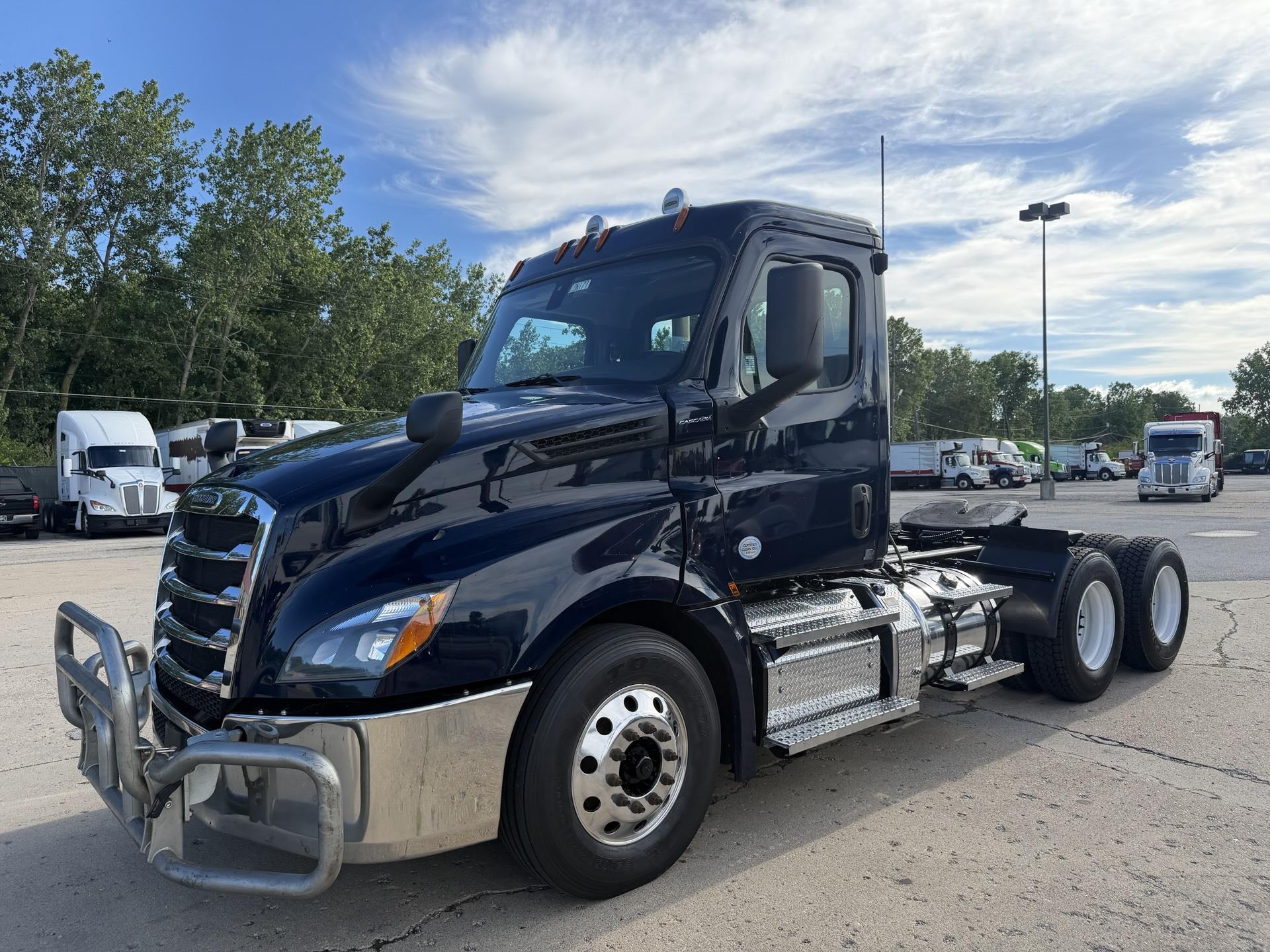2020 Freightliner Cascadia 126