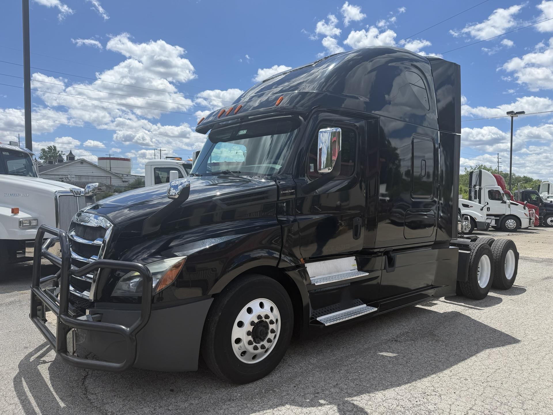 2019 Freightliner Cascadia 126