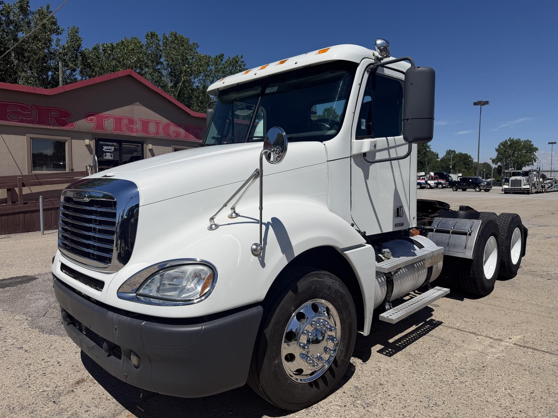 2007 Freightliner CL120
