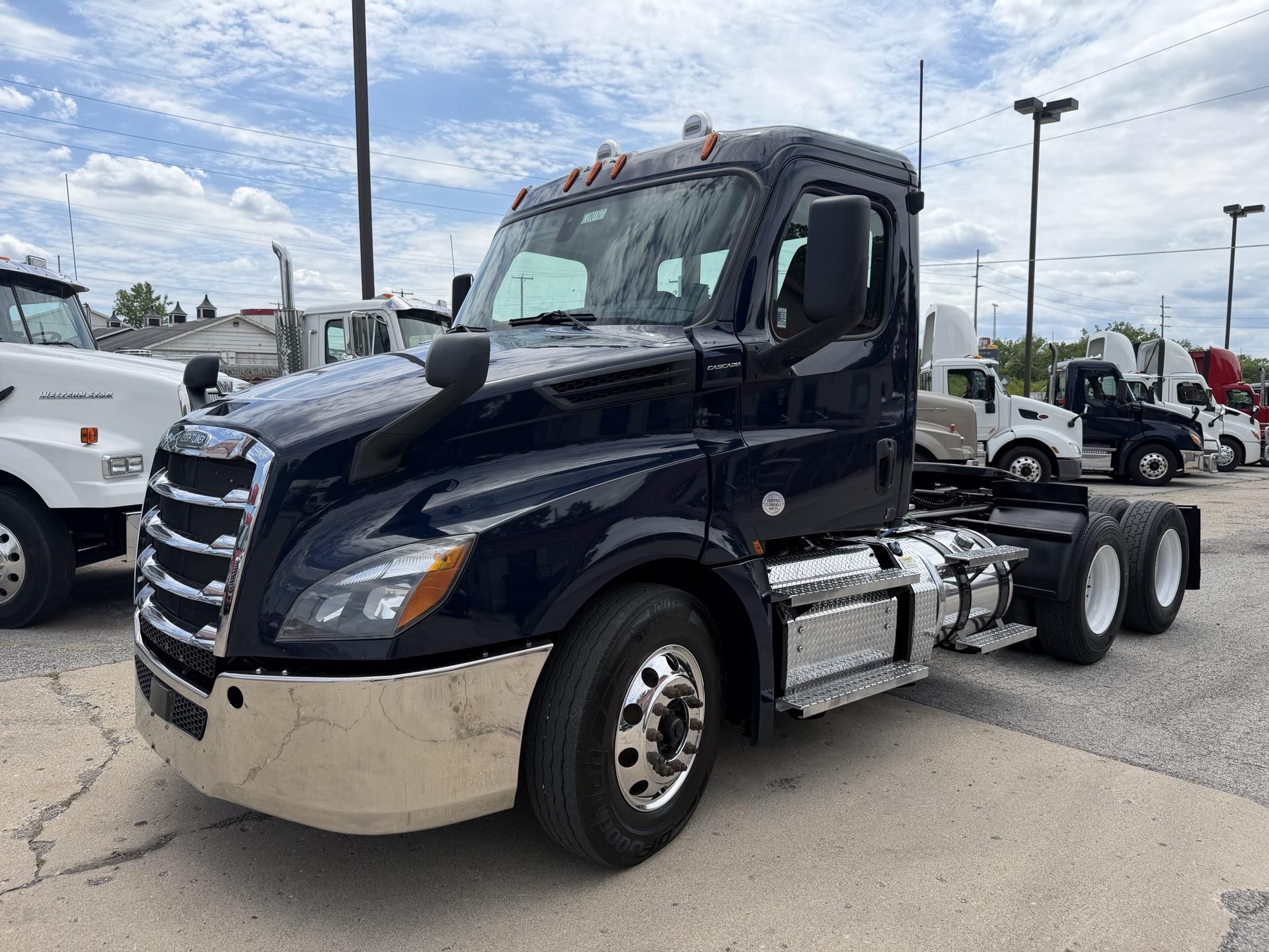 2020 Freightliner Cascadia 126
