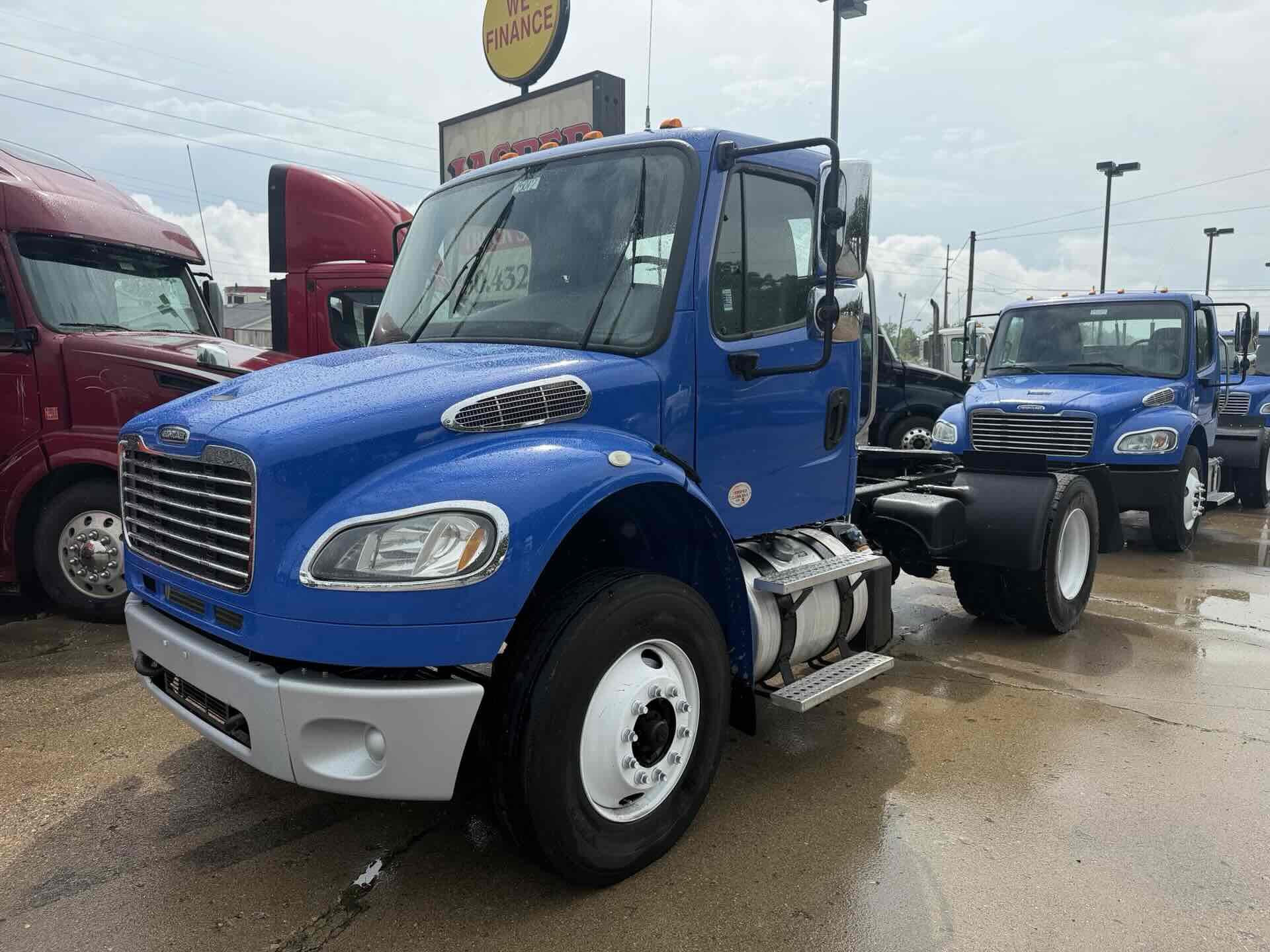 2017 Freightliner M2