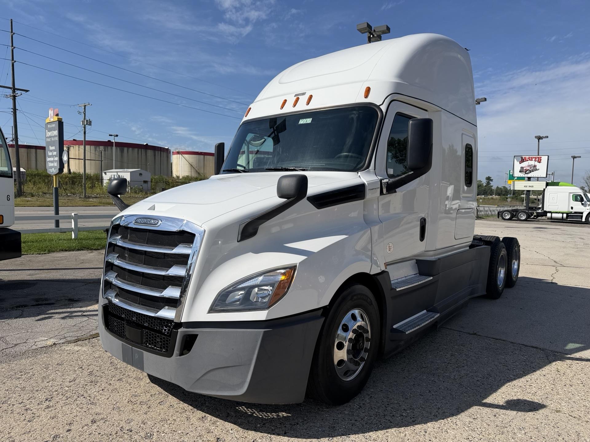 2020 Freightliner Cascadia 126