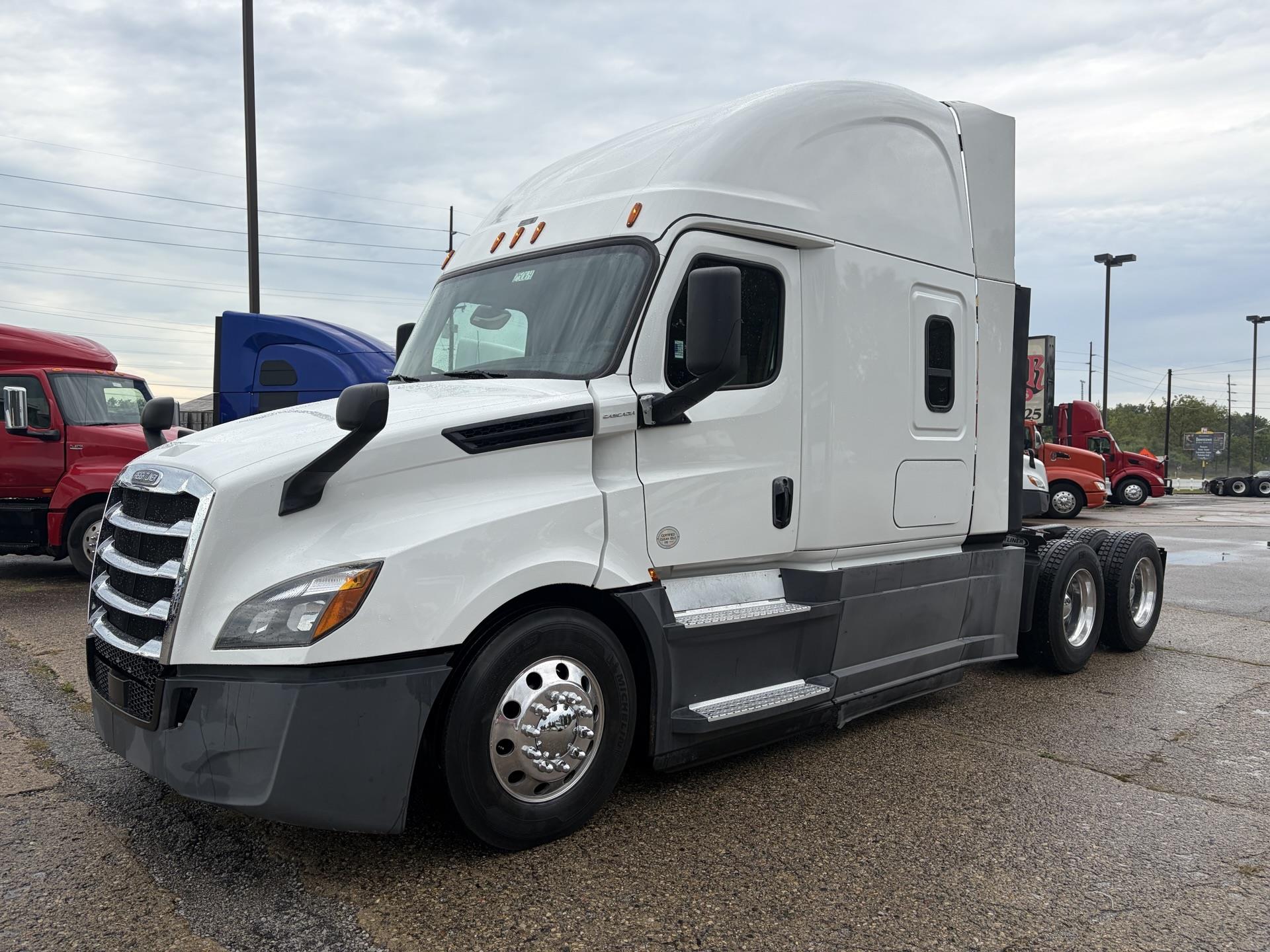 2020 Freightliner Cascadia 126