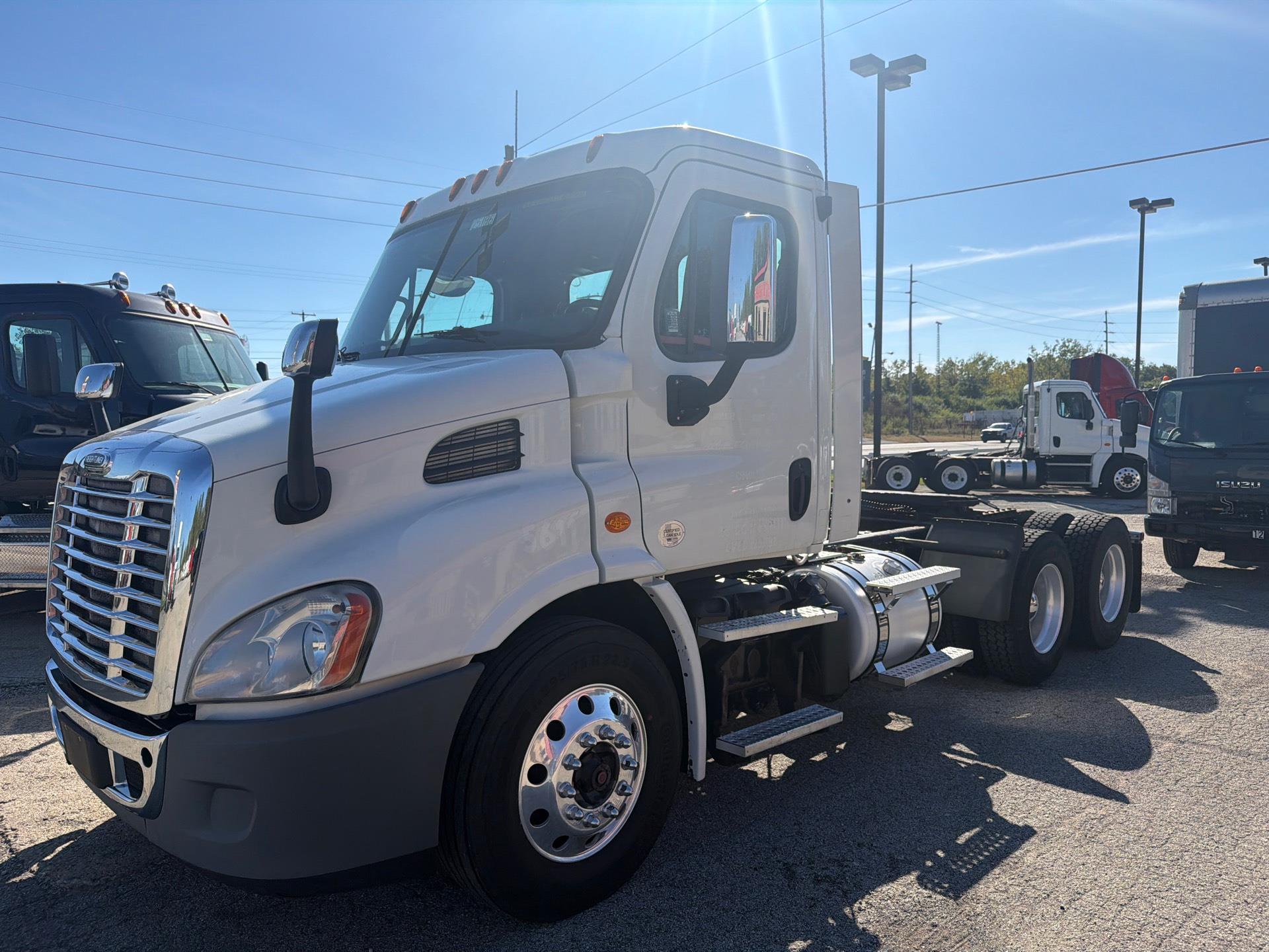 2016 Freightliner Cascadia 113