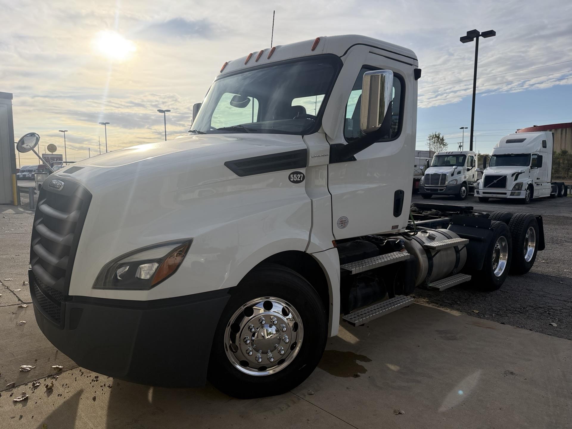 2023 Freightliner Cascadia 126
